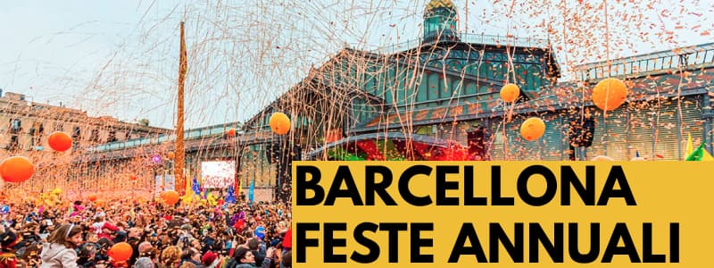 Fotografia di una festa a Barcellona con una folla che lancia coriandoli e palloncini arancioni per aria